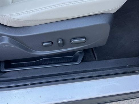 Used 2017 Ford Escape Titanium image 25