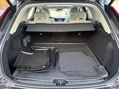 Certified 2023 Volvo XC60 B5 Plus w/ Climate Package image 30