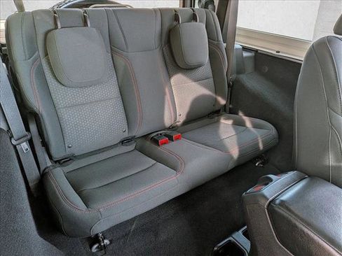 Used 2018 Jeep Wrangler Rubicon w/ Cold Weather Group image 18