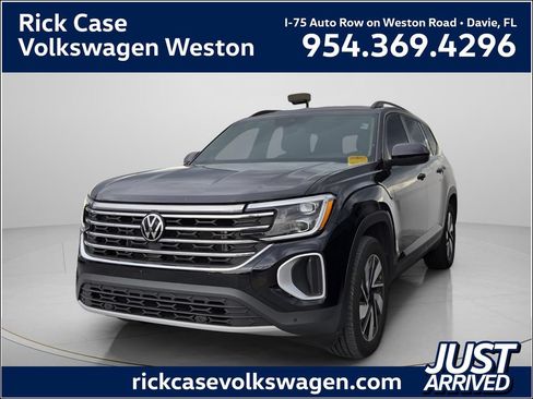 Used 2024 Volkswagen Atlas SE FWD image 1