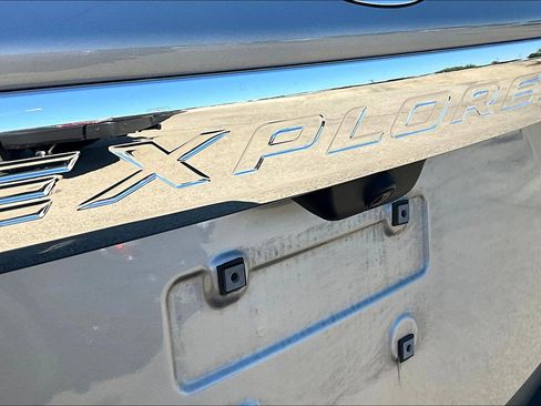 Used 2023 Ford Explorer Limited image 33