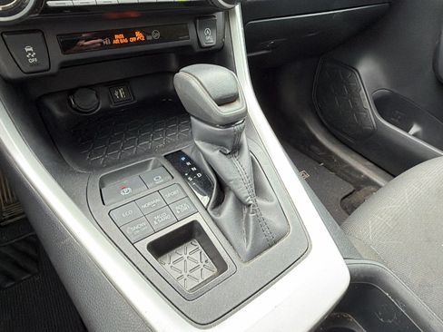 Used 2024 Toyota RAV4 XLE AWD/4WD image 30