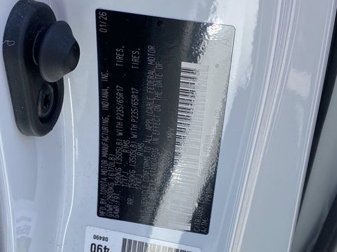 Certified 2026 Toyota Sienna XLE FWD image 15
