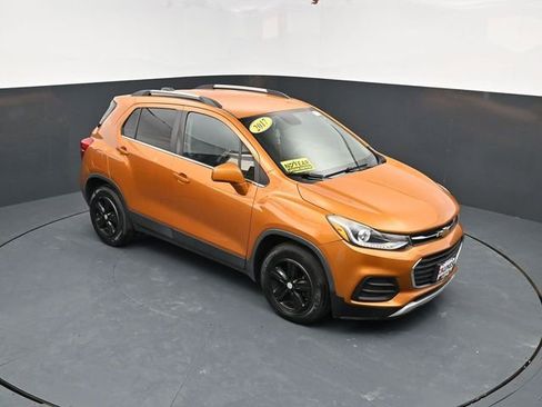 Used 2017 Chevrolet Trax LT FWD image 30