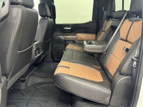 Used 2019 Chevrolet Silverado 1500 High Country w/ Technology Package AWD/4WD image 20
