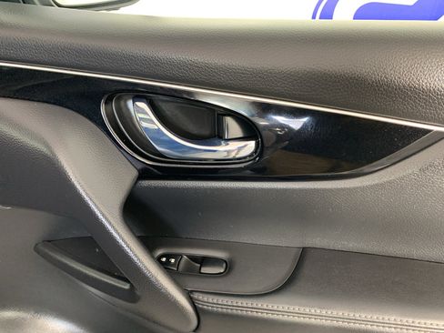 Used 2017 Nissan Rogue Sport SL w/ SL Premium Package FWD image 36
