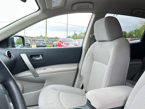 Used 2012 Nissan Rogue SV FWD image 28