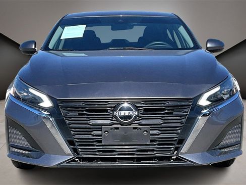 Used 2023 Nissan Altima 2.5 SV image 3