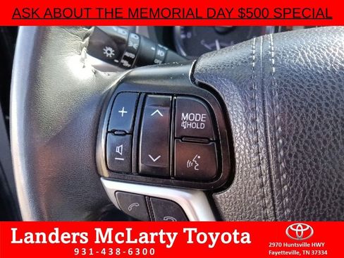 Used 2019 Toyota Highlander XLE AWD/4WD image 17