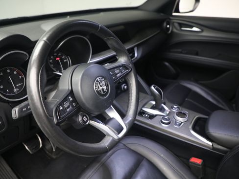 Used 2022 Alfa Romeo Stelvio Ti AWD/4WD image 22