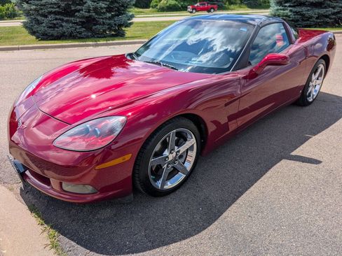 Used 2007 Chevrolet Corvette Coupe w/ Preferred Equipment Group RWD image 5