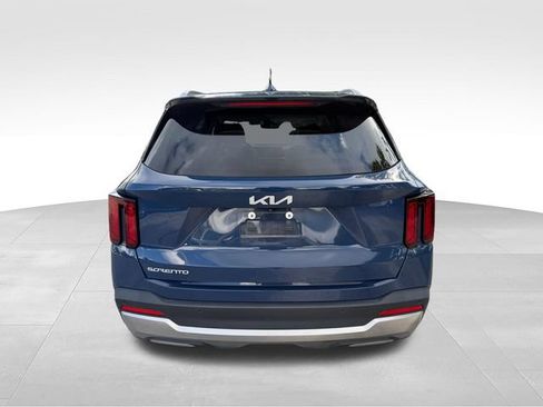Used 2024 Kia Sorento EX FWD image 6