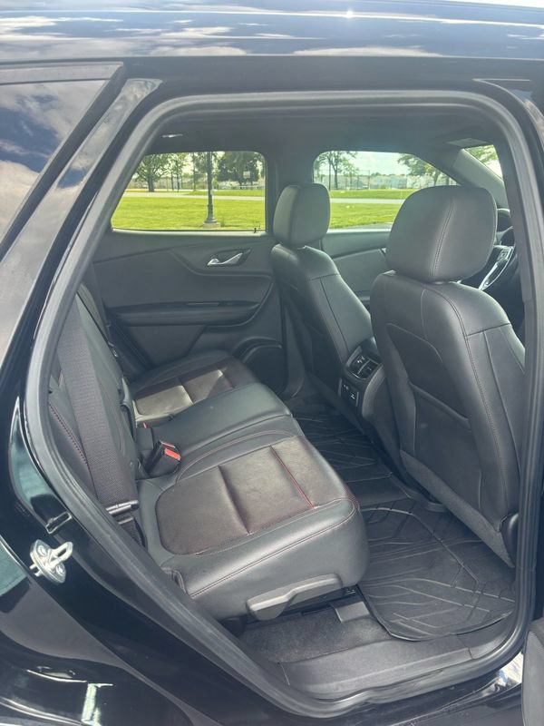 Used 2019 Chevrolet Blazer RS w/ Sun and Wheels Package FWD image 13