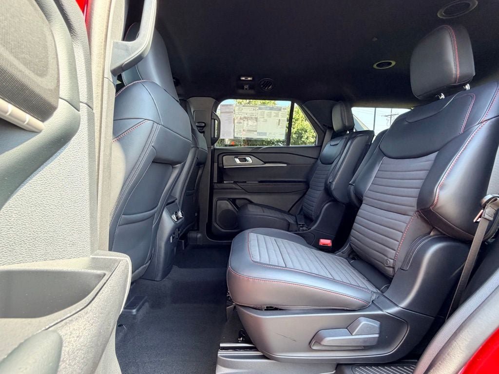 New 2026 Ford Explorer ST-Line w/ ST-Line Street Pack RWD image 10