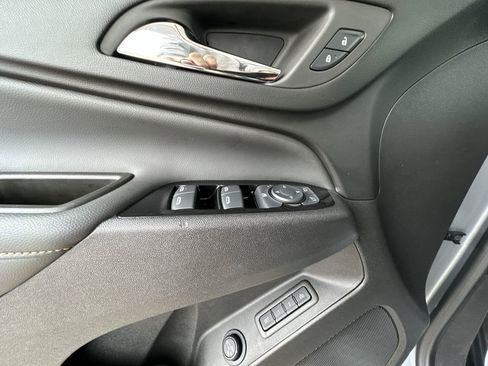 Used 2024 Chevrolet Equinox Premier AWD/4WD image 24