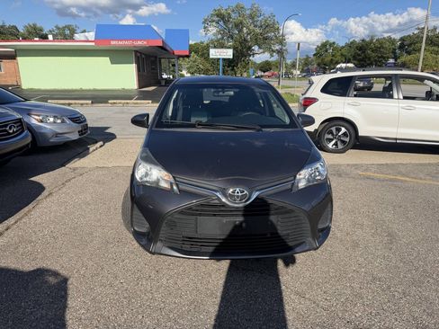 Used 2016 Toyota Yaris L FWD image 3