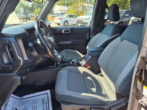 Used 2022 Ford Bronco Outer Banks image 9
