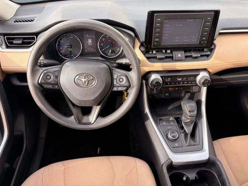 Used 2019 Toyota RAV4 LE image 22