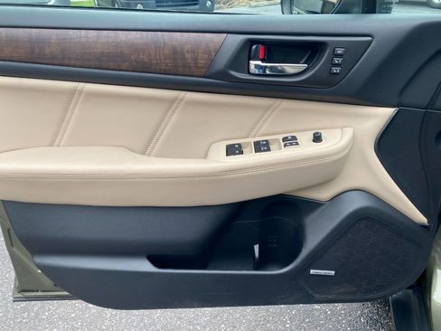 Used 2018 Subaru Outback 2.5i Limited image 11