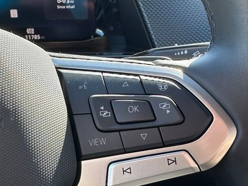 Used 2025 Volkswagen Atlas Cross Sport SEL R-Line image 17