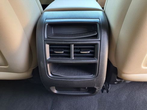 Used 2019 Cadillac XT5 FWD image 14