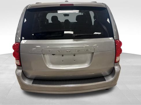 Used 2015 Dodge Grand Caravan SXT w/ UConnect Hands-Free Group FWD image 5