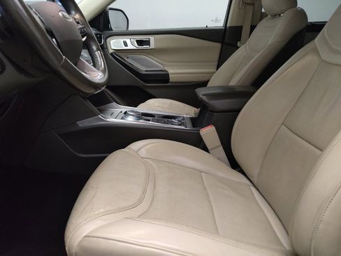 Used 2020 Ford Explorer Platinum w/ Premium Technology Package AWD/4WD image 17