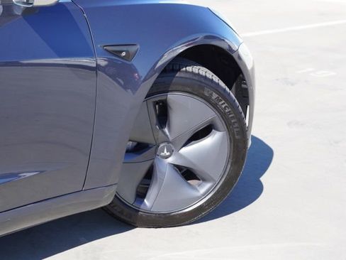 Used 2019 Tesla Model 3 Standard Range Plus image 8