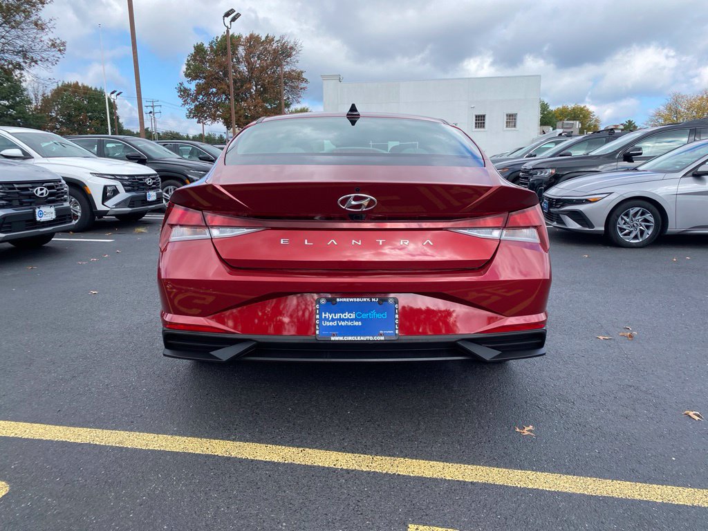 Certified 2023 Hyundai Elantra SEL w/ Cargo Package FWD image 5