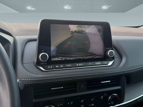 Used 2023 Nissan Rogue S image 29