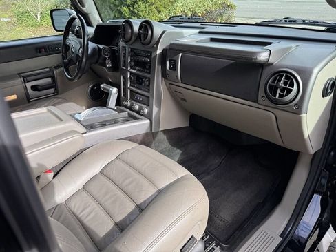 Used 2004 HUMMER H2 w/ Preferred Equipment Group image 18