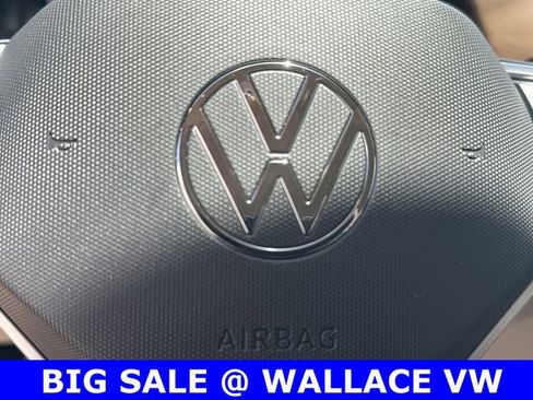 Certified 2025 Volkswagen Atlas SE FWD image 23