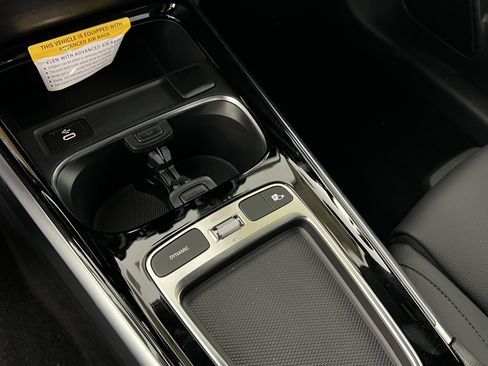 Used 2026 Mercedes-Benz GLB 250 4MATIC image 33