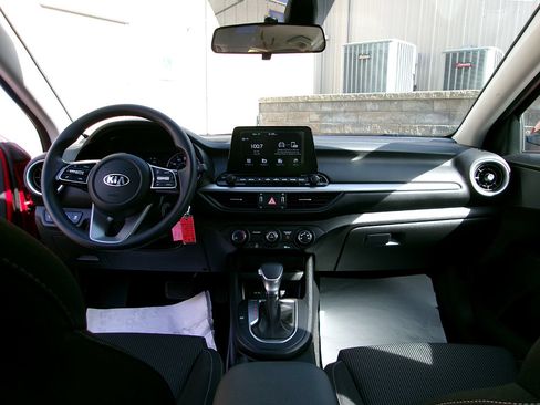 Used 2021 Kia Forte LXS FWD image 14