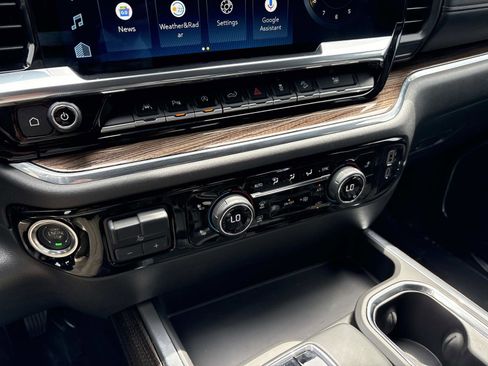 Used 2024 Chevrolet Silverado 1500 LT Trail Boss w/ Convenience Package II AWD/4WD image 25