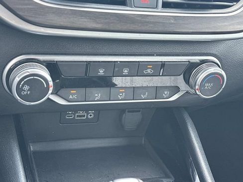 Used 2024 Nissan Altima 2.5 SV FWD image 27