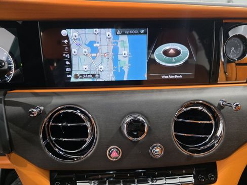 Used 2024 Rolls-Royce Ghost image 19