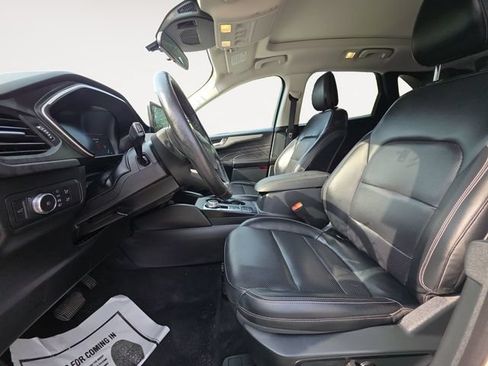 Used 2021 Ford Escape SEL w/ Technology Package AWD/4WD image 6