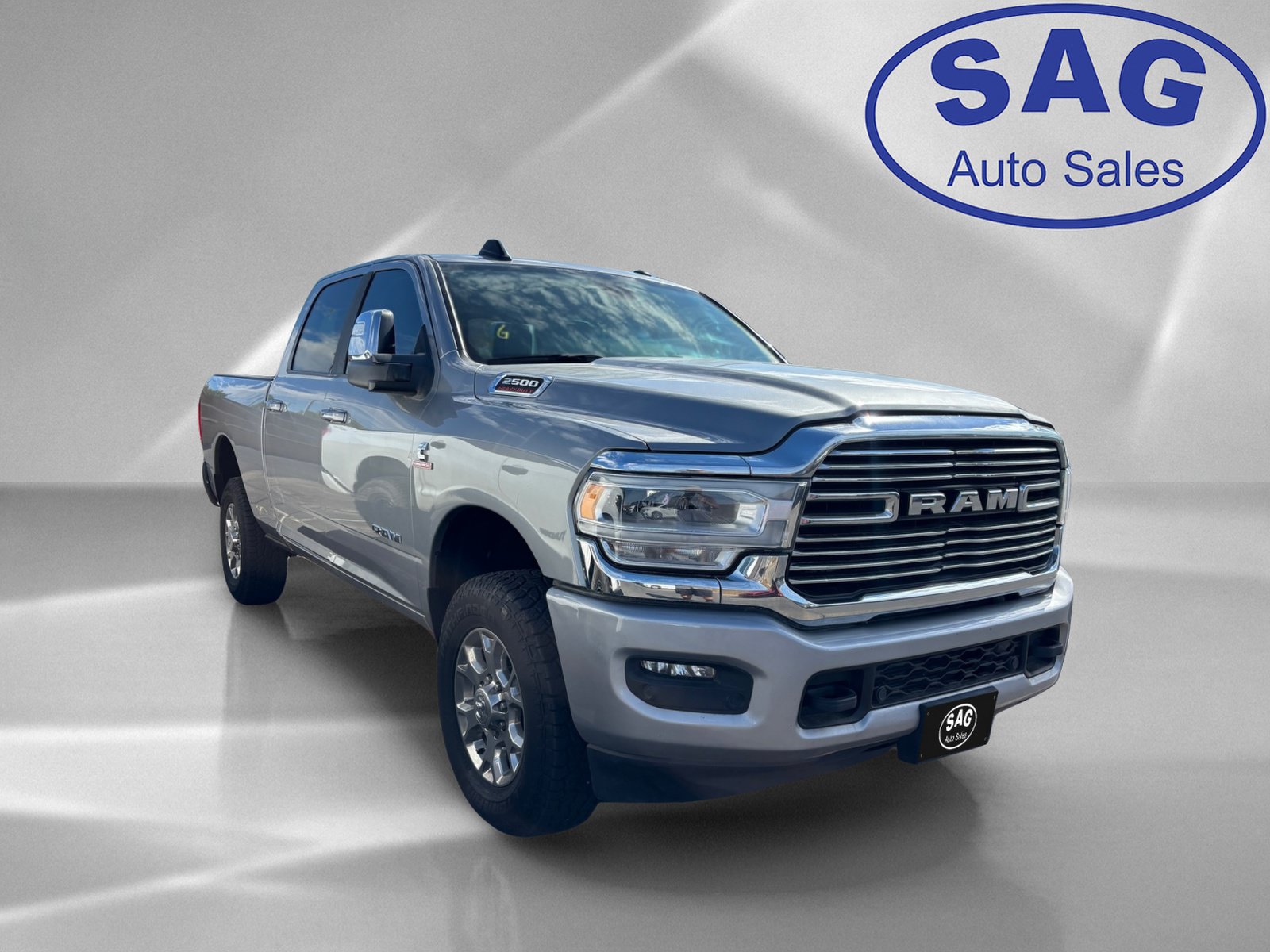 Used 2024 RAM 2500 Laramie AWD/4WD image 2