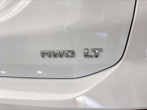 Used 2023 Chevrolet Equinox LT image 28