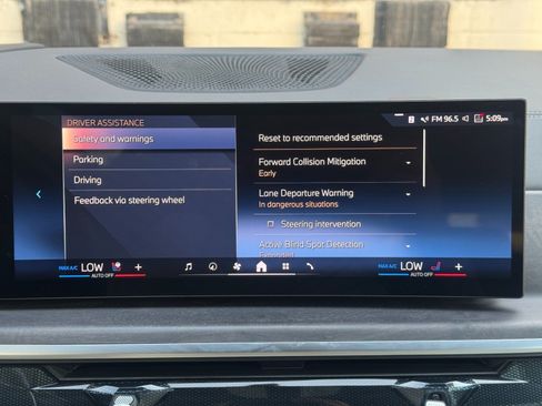 Used 2025 BMW X5 sDrive40i w/ Climate Comfort Package RWD image 31