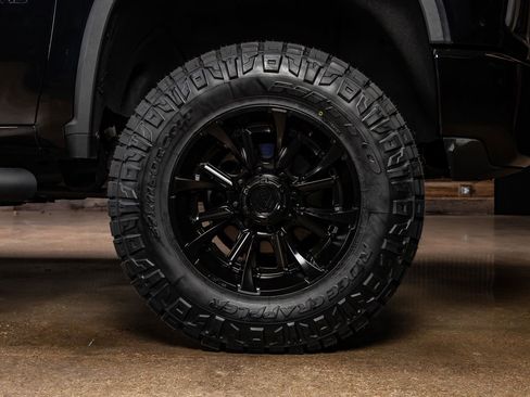 Used 2021 Chevrolet Silverado 2500 LTZ w/ LTZ Plus Package image 12