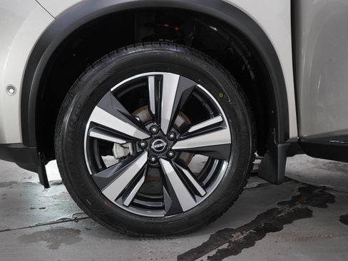 Used 2023 Nissan Rogue Platinum AWD/4WD image 31