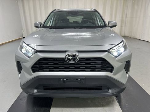 Used 2022 Toyota RAV4 XLE w/ Convenience Package image 3
