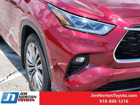 Used 2021 Toyota Highlander Platinum AWD/4WD image 10