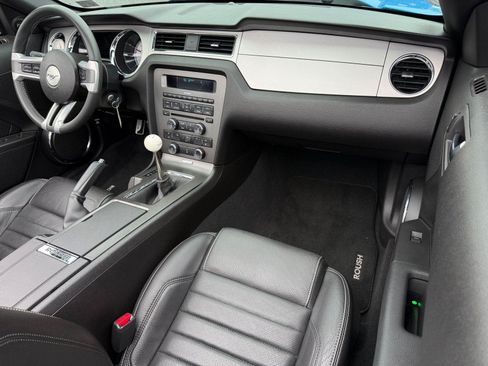 Used 2010 Ford Mustang GT RWD image 13