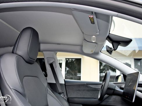 Used 2026 Tesla Model Y AWD image 12