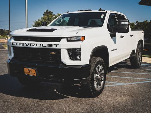 Used 2022 Chevrolet Silverado 2500 Custom w/ Custom Convenience Package AWD/4WD image 18