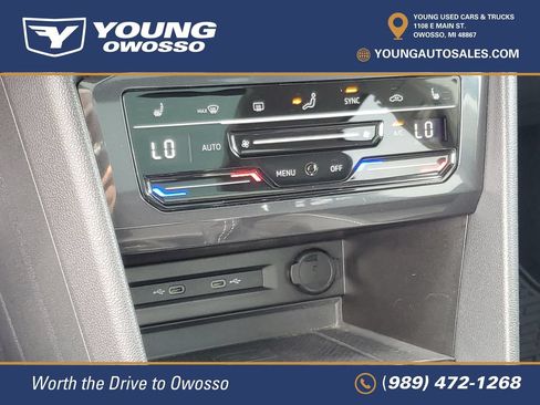 Used 2022 Volkswagen Tiguan SE w/ Panoramic Sunroof Package AWD/4WD image 18