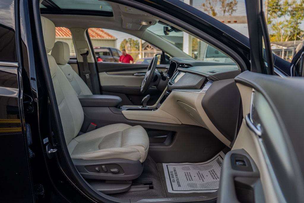 Used 2018 Cadillac XT5 Luxury w/ Driver Awareness Package FWD image 22